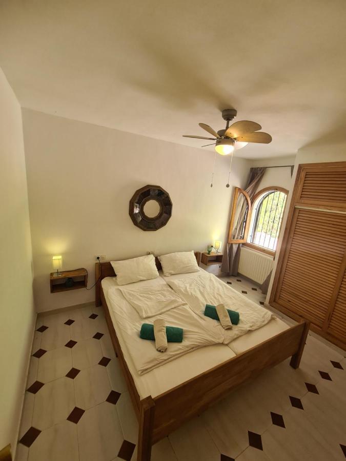 Private Villa Mit Eigenem Pool Unter Palmen Кала-Льенья Экстерьер фото